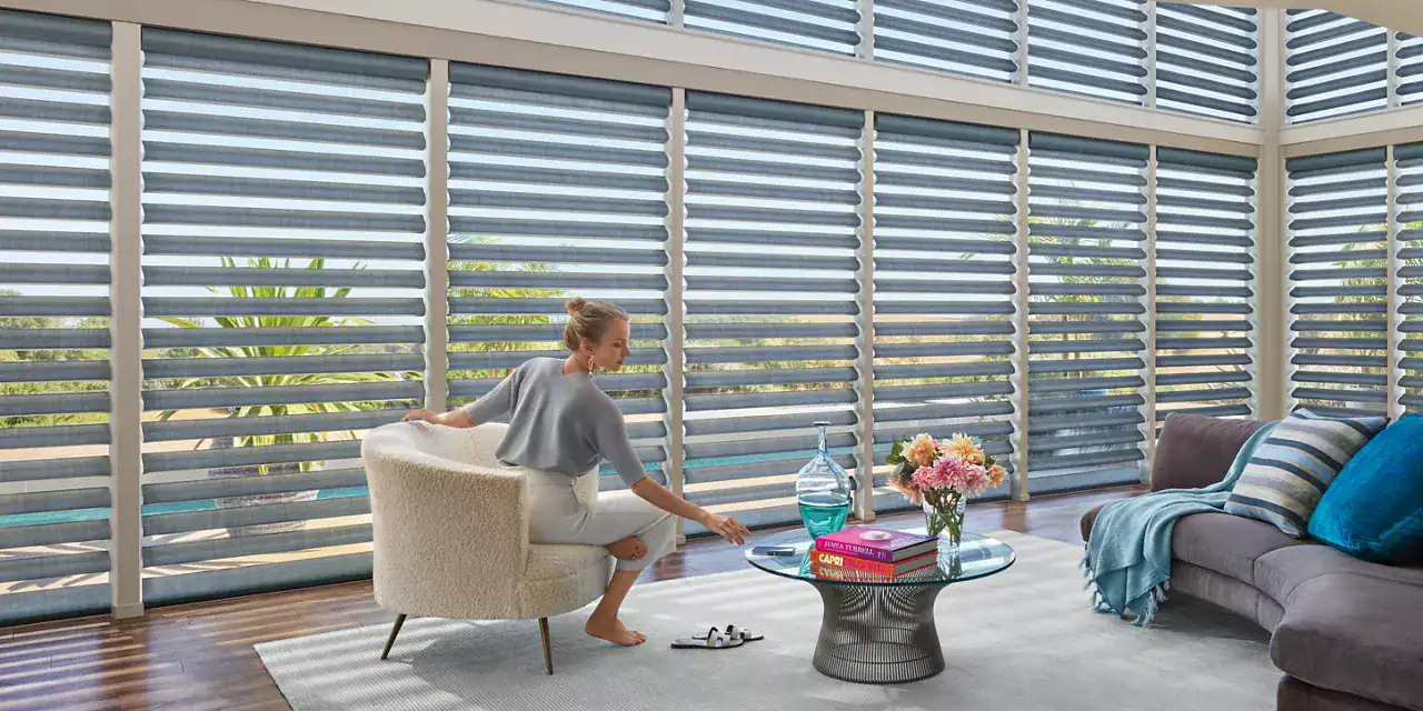 Stores Hunter Douglas, Rideaux opaques pour lumière, stores horizontal