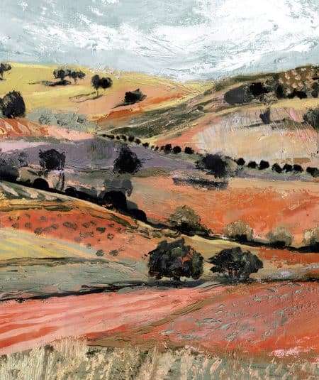 Détail artistique du décor mural Quijote rouge montrant les coups de pinceau et les nuances ocre, bleu, fuscia, mauve des paysages de Castille.