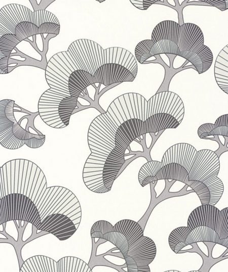 Papier peint Goyo Matsu dans un salon avec motifs de feuilles gris clair, style contemporain et apai.